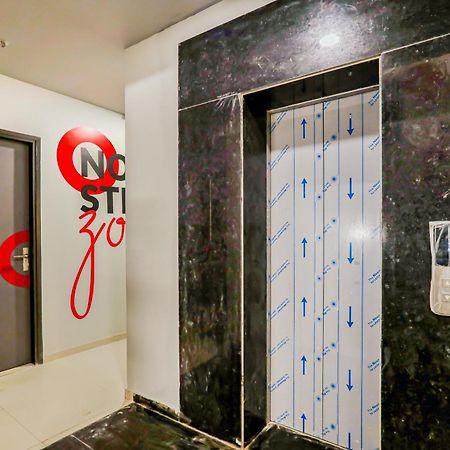 Super Collection O Le Noida Hotel Near Sector 76 Metro Station Exterior photo